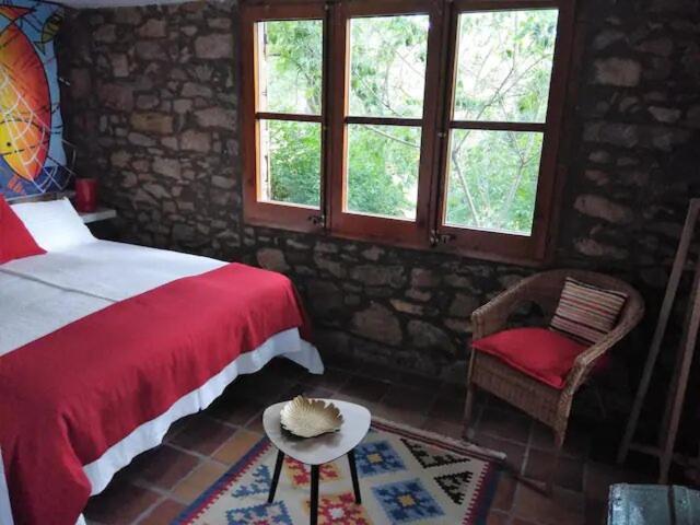 Hostal La Vall Сант Пау де Сегуриес Екстериор снимка